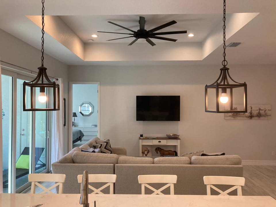 New home with POOL in Rotonda West Discount is 3900 plus fees 1000 off May -Nov House in Rotonda Lakes