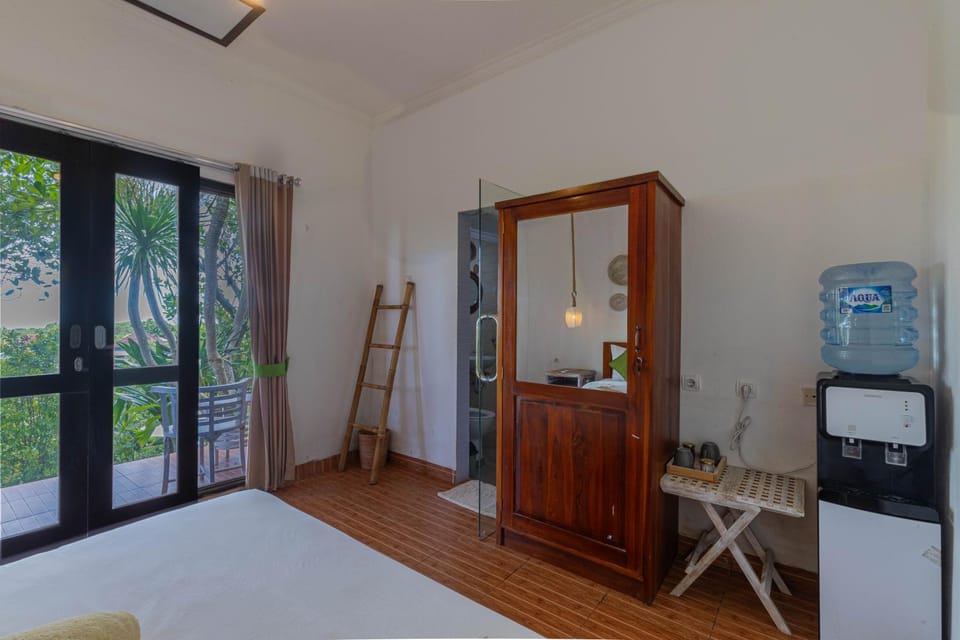 Bed, Photo of the whole room, Bedroom, hair dresser, air conditioner
