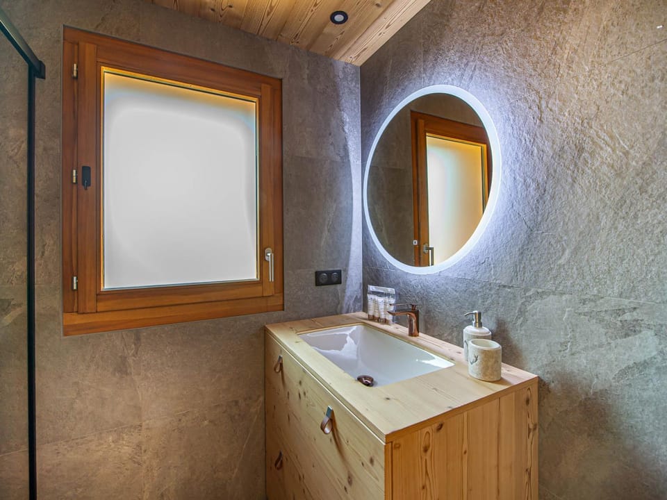 Appartement chic alpin de 100m² avec balcon et garage, proche centre Megève - FR-1-569-100 Apartment in Megève