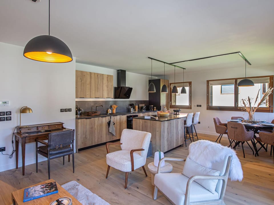 Appartement chic alpin de 100m² avec balcon et garage, proche centre Megève - FR-1-569-100 Apartment in Megève