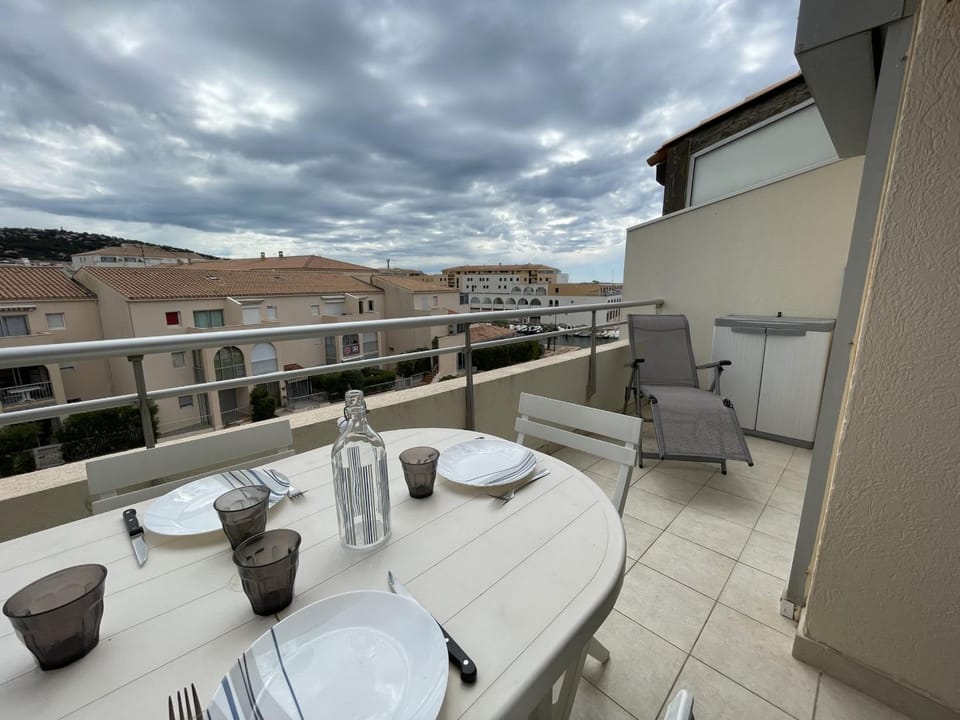 Superbe 2 pièces mezzanine, près plage, parking inclus, animaux admis - FR-1-338-528 Apartment in Occitanie