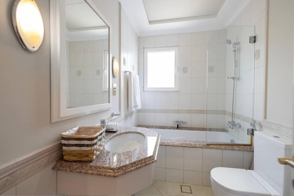 6 Bedroom Modern Luxury Villa In Palm Jumeirah Villa in Dubai