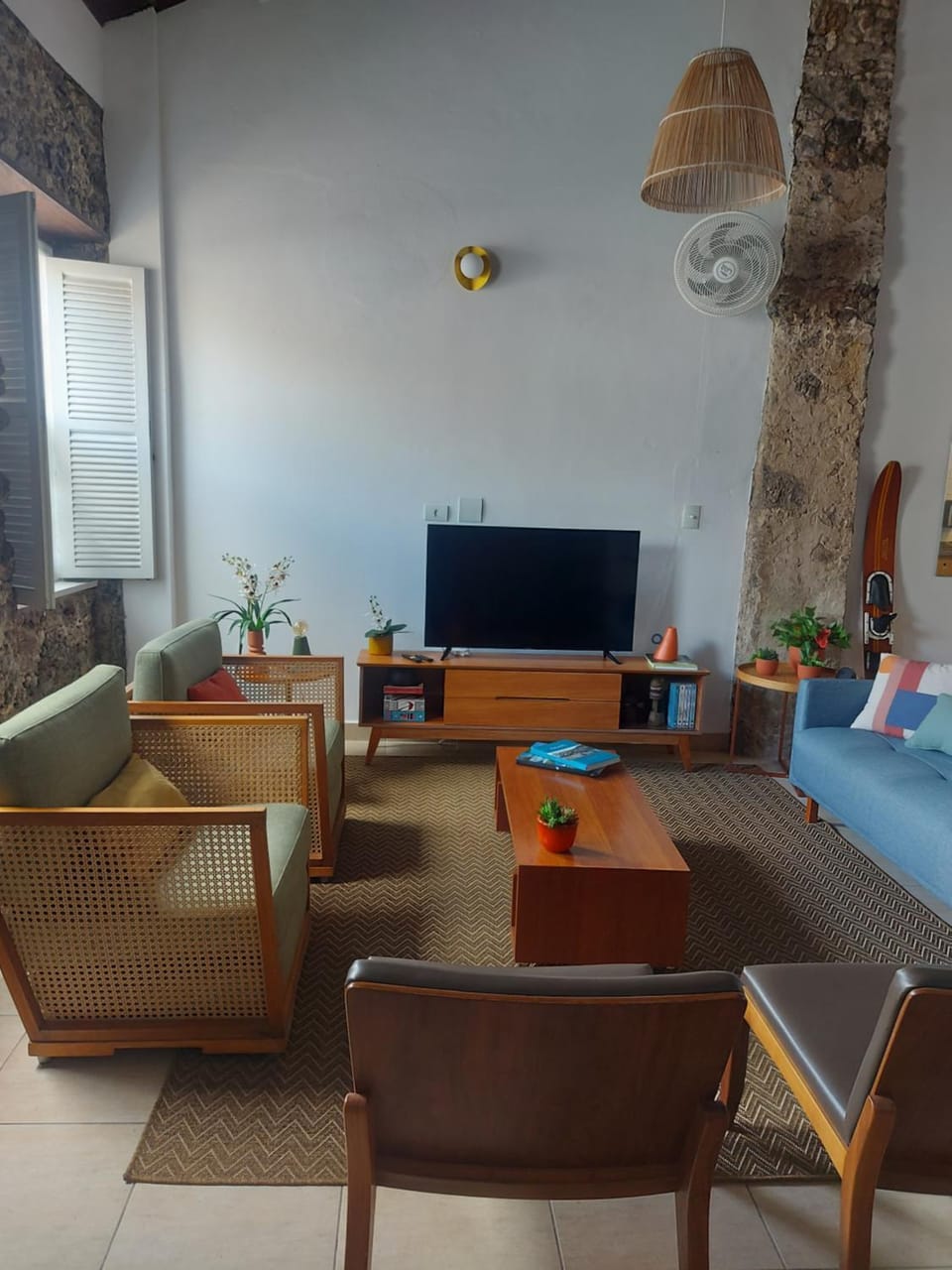 Communal lounge/ TV room, TV and multimedia, Living room, Seating area, Evening entertainment