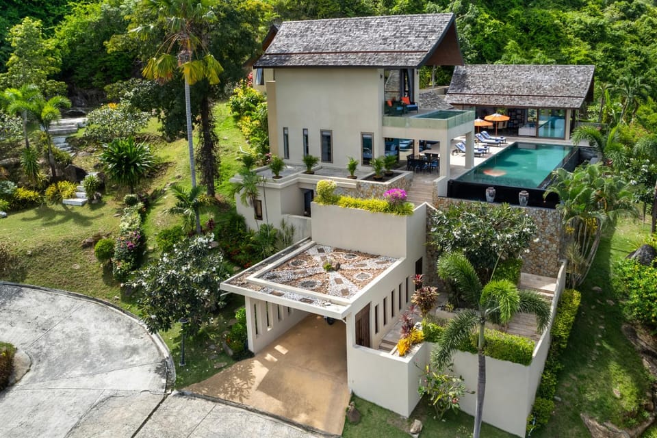 Property building, Patio, Spring, Day, Garden, Garden view, Pool view, Swimming pool, sunbed
