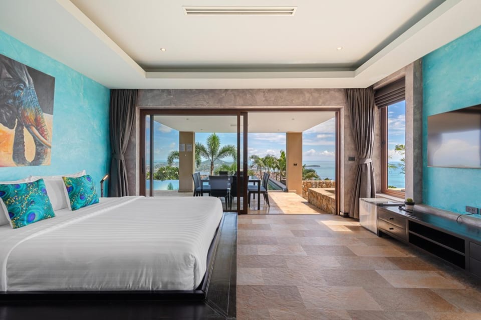 Communal lounge/ TV room, Bed, TV and multimedia, View (from property/room), Balcony/Terrace, Photo of the whole room, Seating area, Bedroom, Sea view