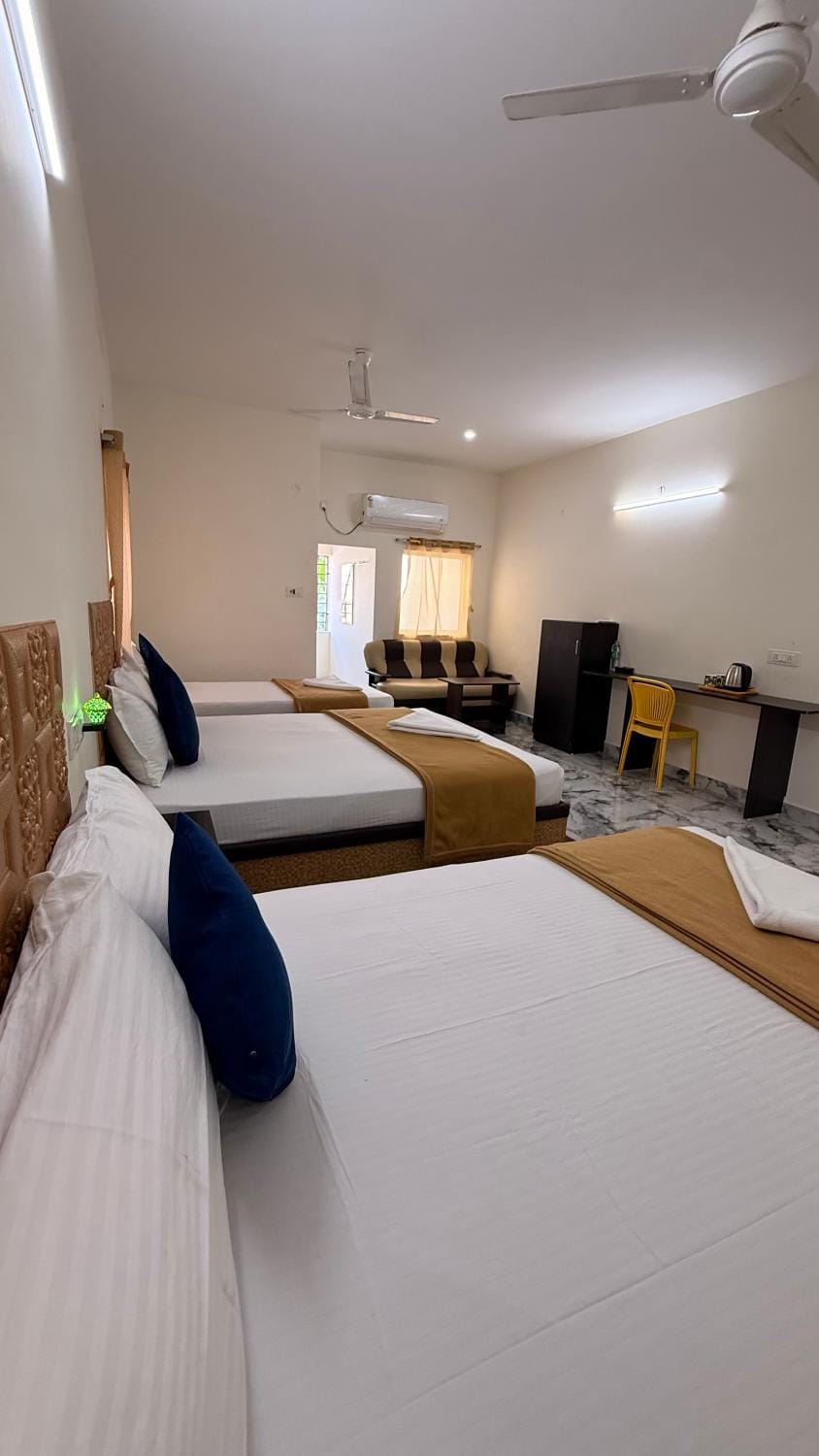 DSS HOME STAY Just 500 Meter Girivalam Road Vacation rental in Tamil Nadu