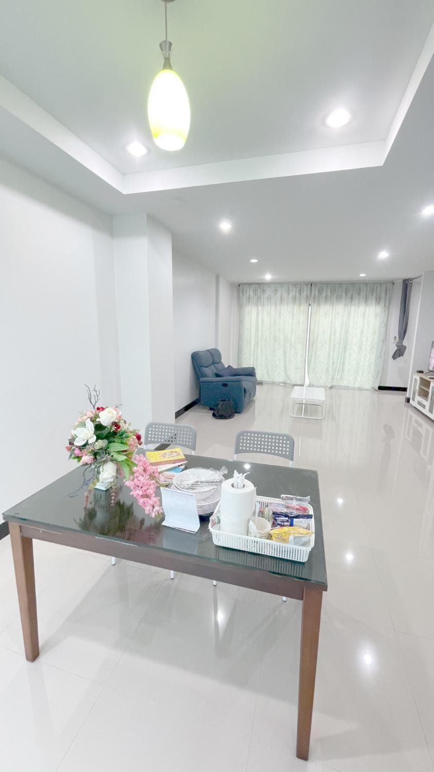 Bang Sean House: Friends/Family. Villa in Chon Buri Changwat