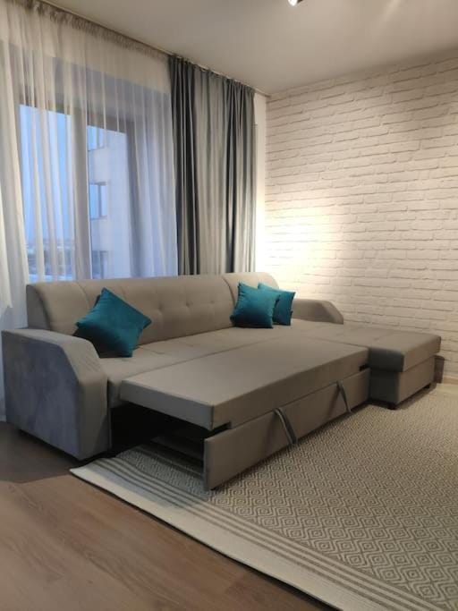 Bed, Living room