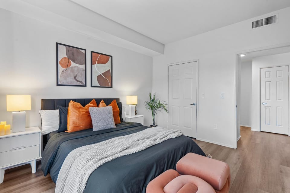 Bed, Photo of the whole room, Bedroom, wardrobe