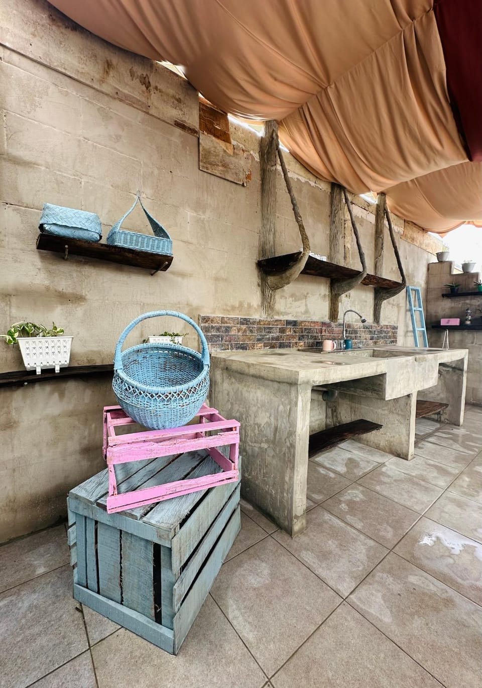 Property building, Restaurant/places to eat, Garden, Kitchen or kitchenette