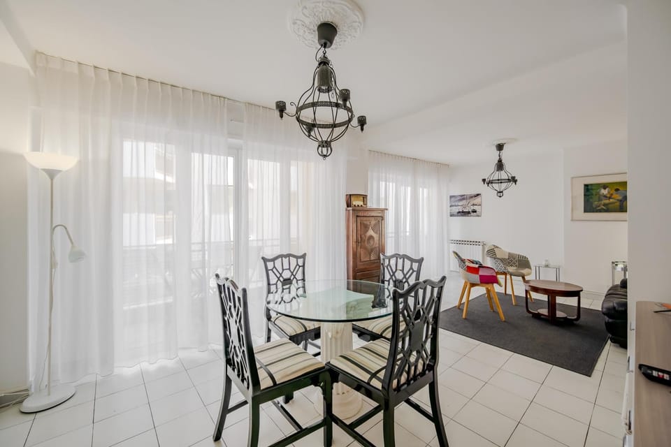 Le Sainte Hélène - 2 chambres - Climatisé au pied des plages Apartment in Toulon