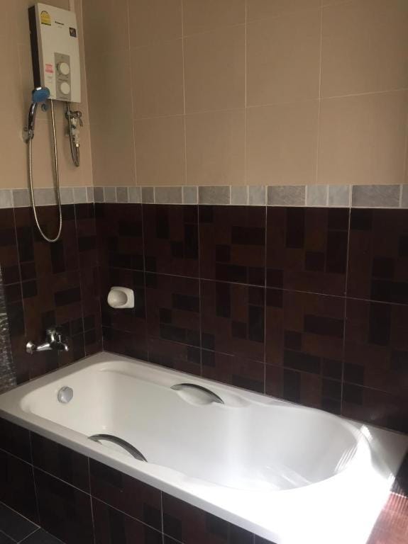 Praew Guesthouse Hostel in Krabi Changwat
