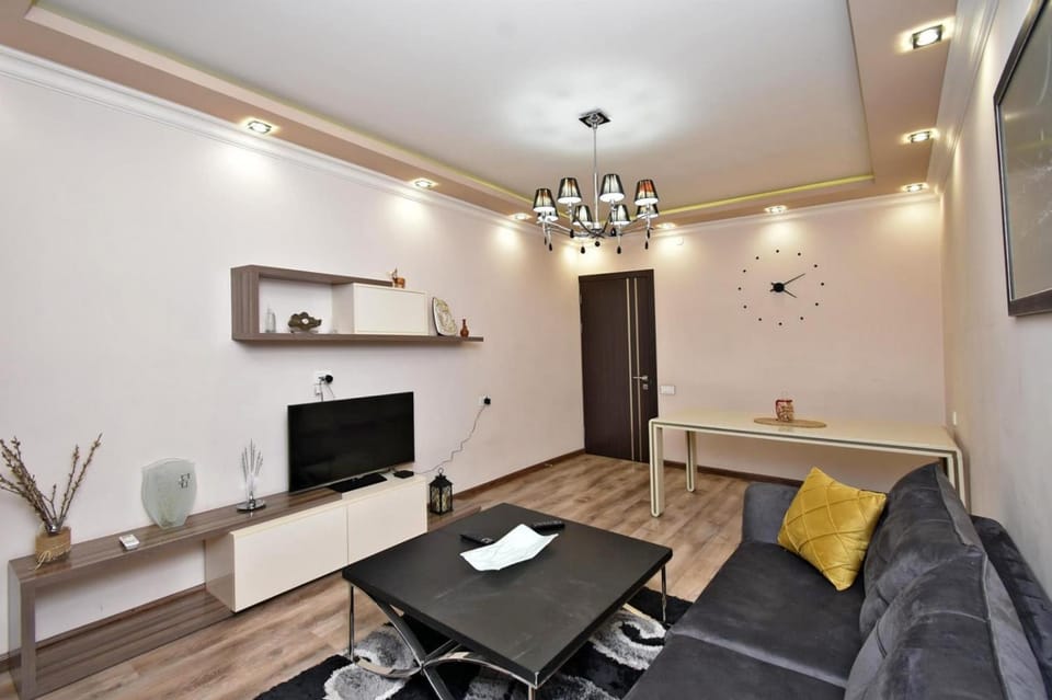 Mesrop Mashtots Avenue, 1 bedroom New Euro Renoavted, Modern apartment MA717 Apartment in Yerevan