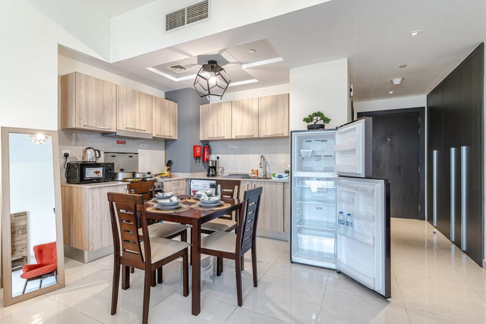 Coffee/tea facilities, Kitchen or kitchenette, Dining area, minibar, pet friendly, stove, toaster