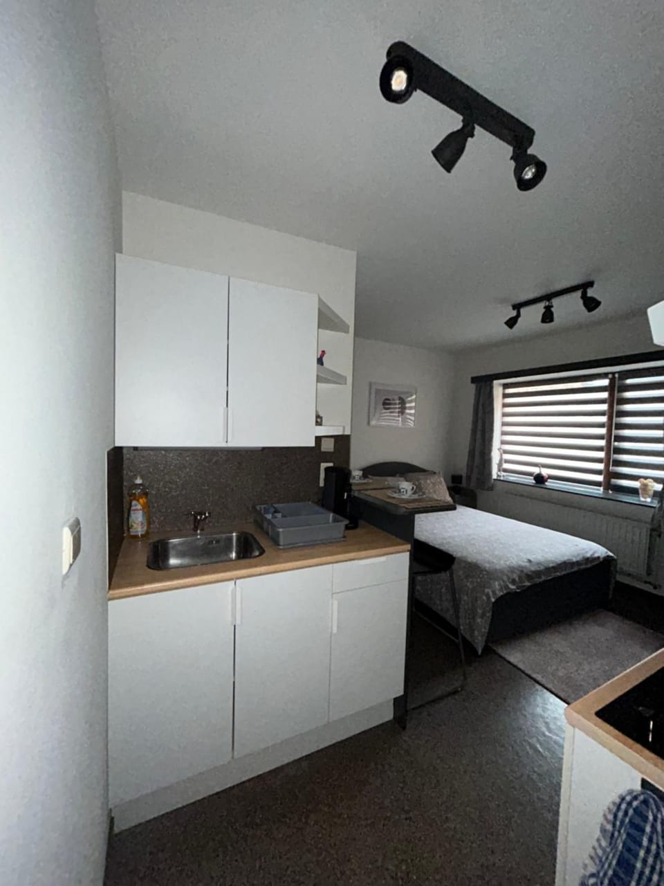 Bed, Kitchen or kitchenette, Photo of the whole room, Bedroom, stove