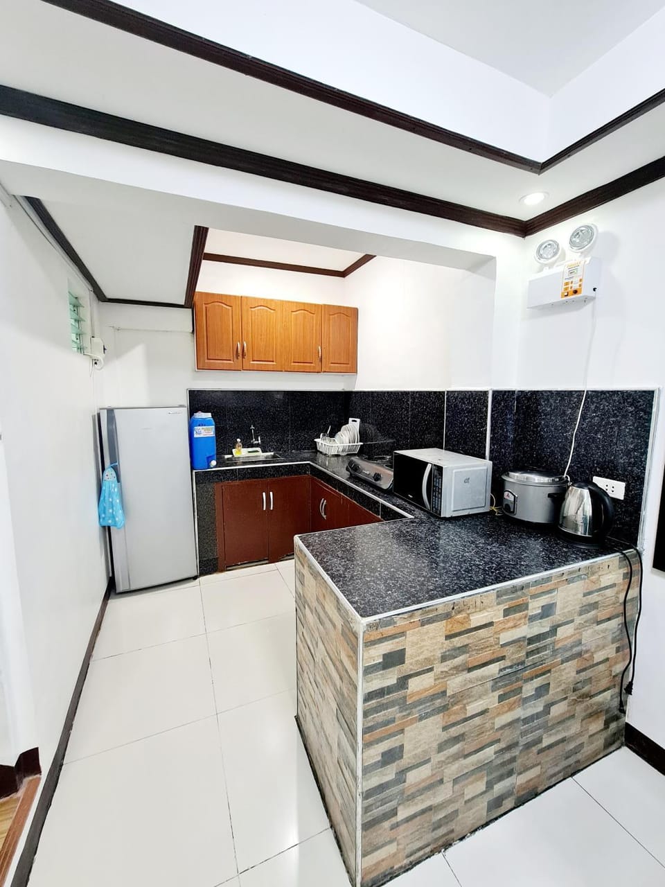Kitchen or kitchenette, dishwasher, minibar, oven, stove