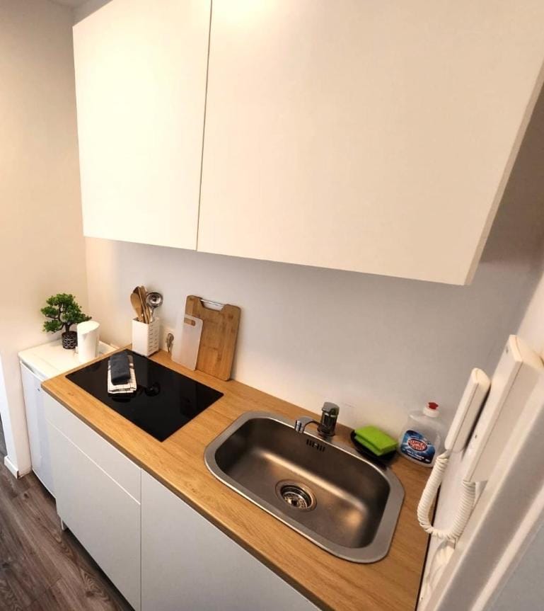 Modernes Apartment mit WIFI, Aufzug & Kostenlos Parken EL-Living Apartment in Augsburg