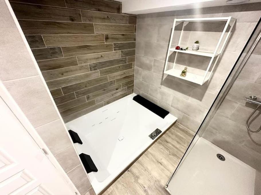 Shower, Bathroom, Bath
