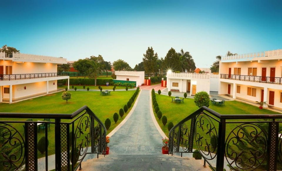 Facade/entrance, Bird's eye view, Garden view