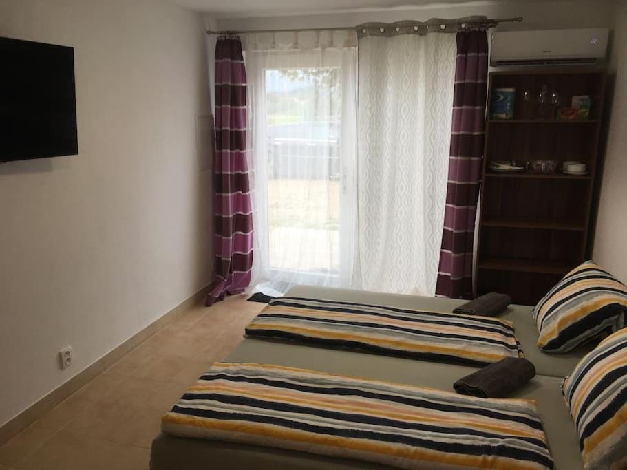 Apartmány U Hadiny Apartment in Czechia