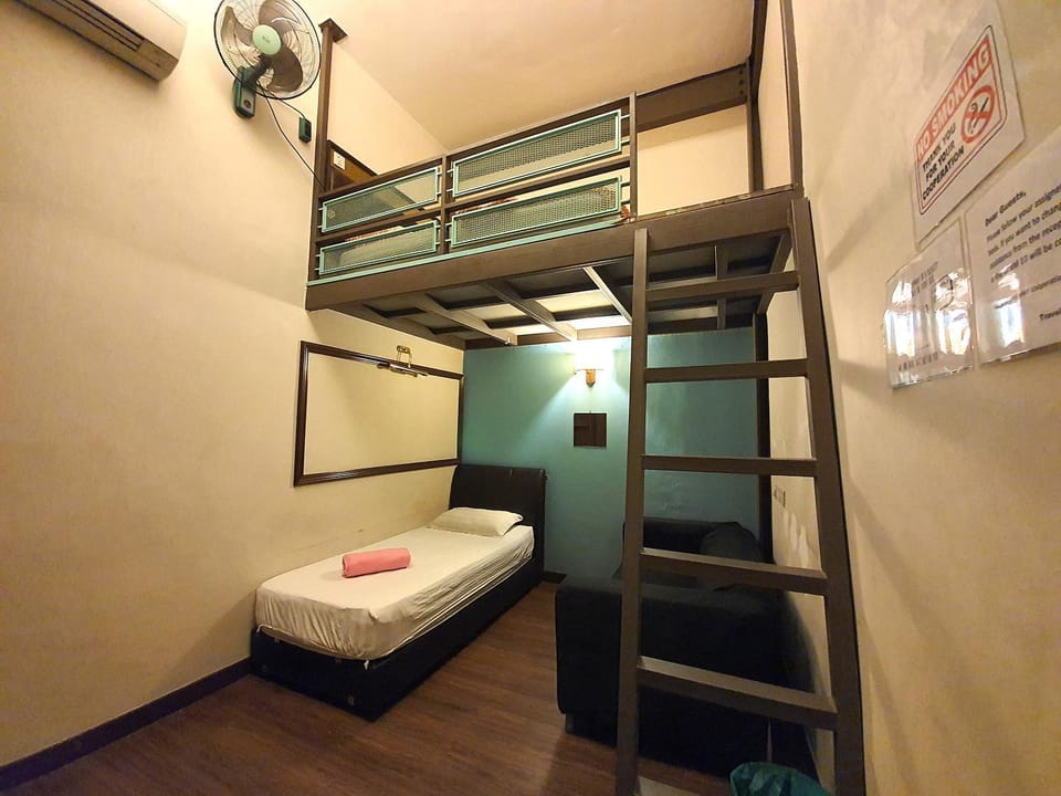 Photo of the whole room, Seating area, Bedroom