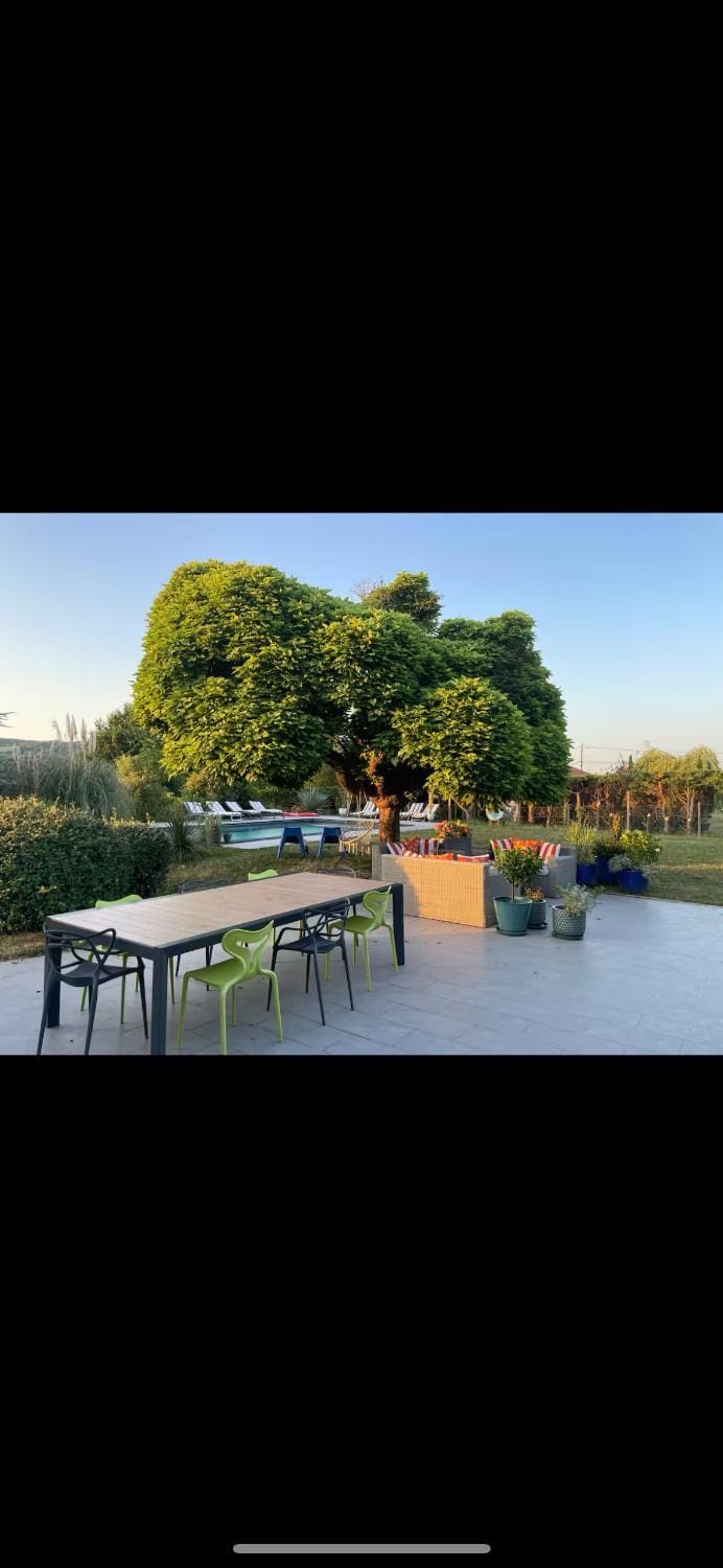 Logements chaleureux dans Maison avec piscine à 35 min de LYON Apartment in Auvergne-Rhône-Alpes