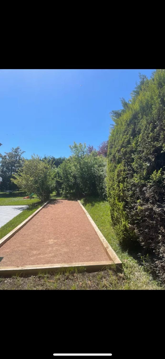Logements chaleureux dans Maison avec piscine à 35 min de LYON Apartment in Auvergne-Rhône-Alpes