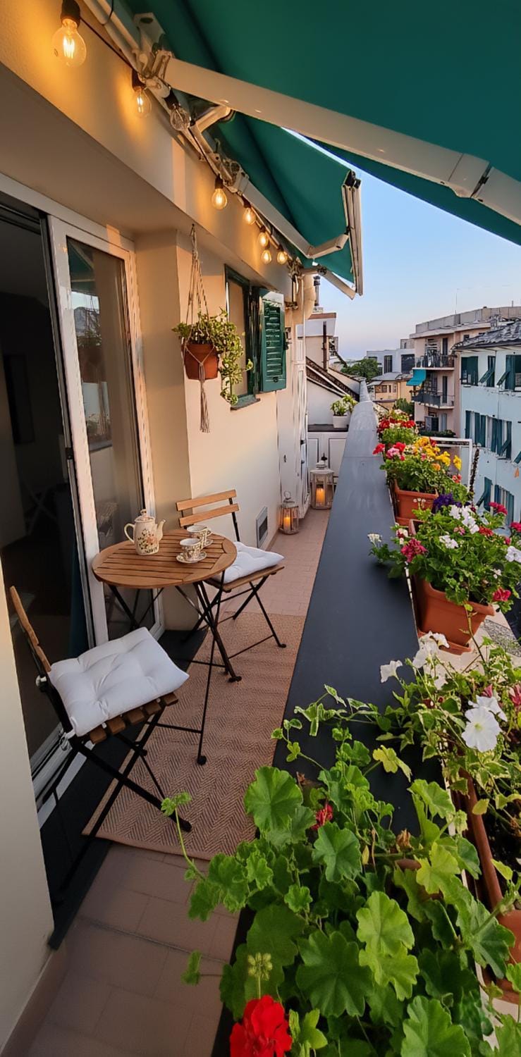 Property building, Day, View (from property/room), Balcony/Terrace, Dining area