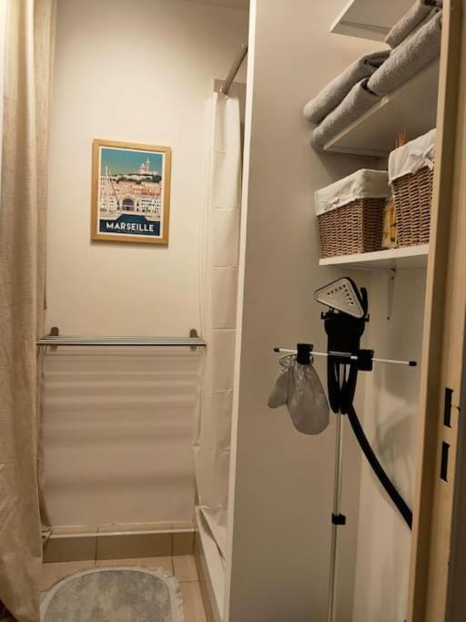 Charmant Studio Quai Joliette Apartment in Marseille