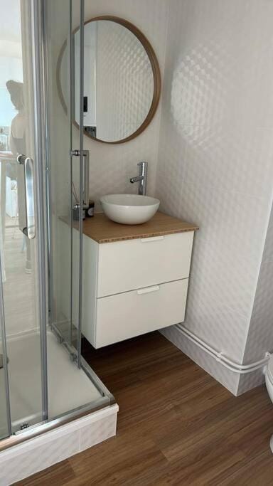 Studio face mer pieds dans l’eau Apartment in Saint-Jean-de-Monts