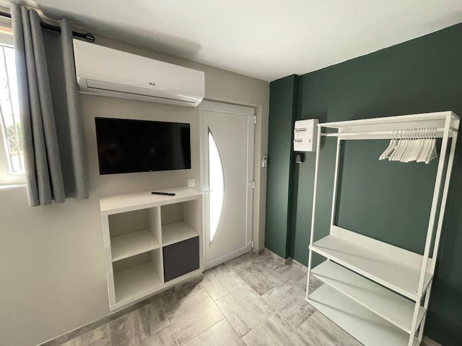 TV and multimedia, wardrobe, air conditioner