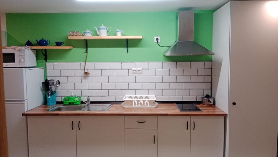 Coffee/tea facilities, Kitchen or kitchenette, Kitchen or kitchenette, minibar