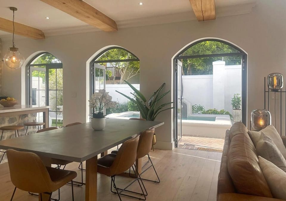 Patio, Dining area, Pool view, Swimming pool