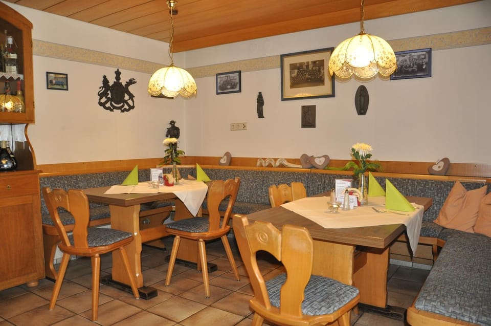 Restaurant/places to eat