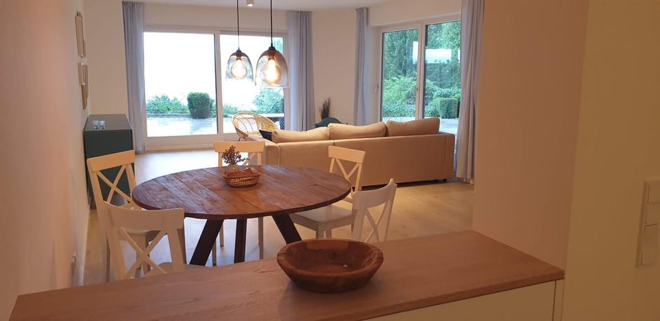 Living room, Food