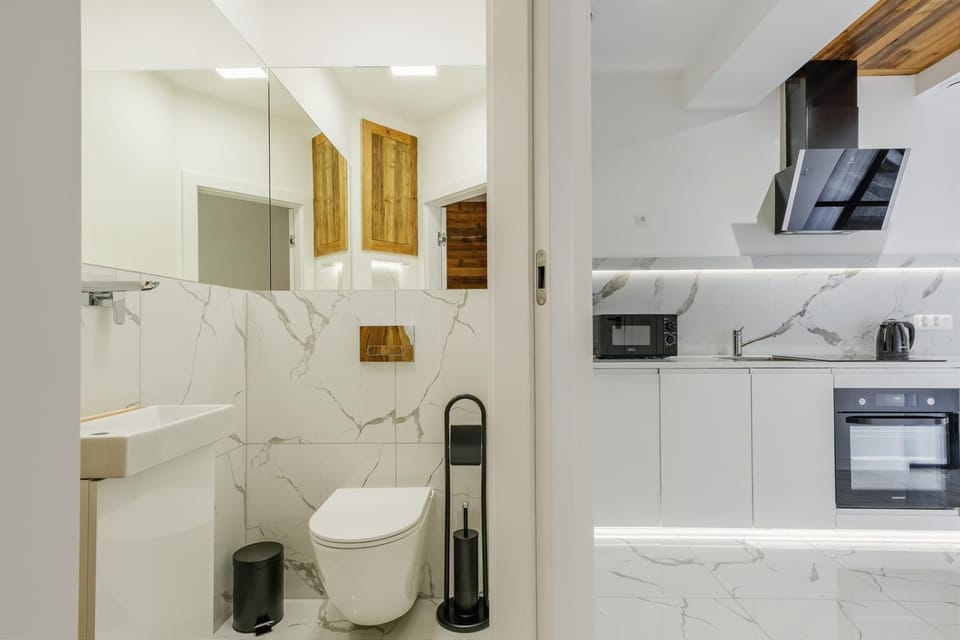 Toilet, Bathroom