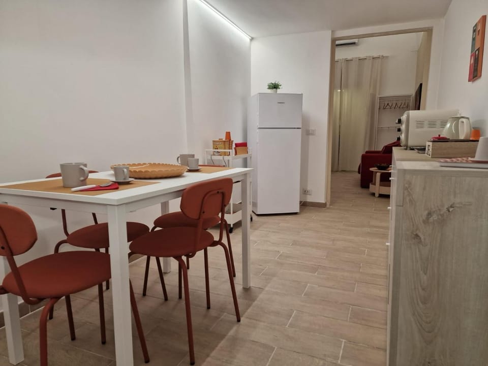 Coffee/tea facilities, Living room, Food and drinks, Dining area, Food