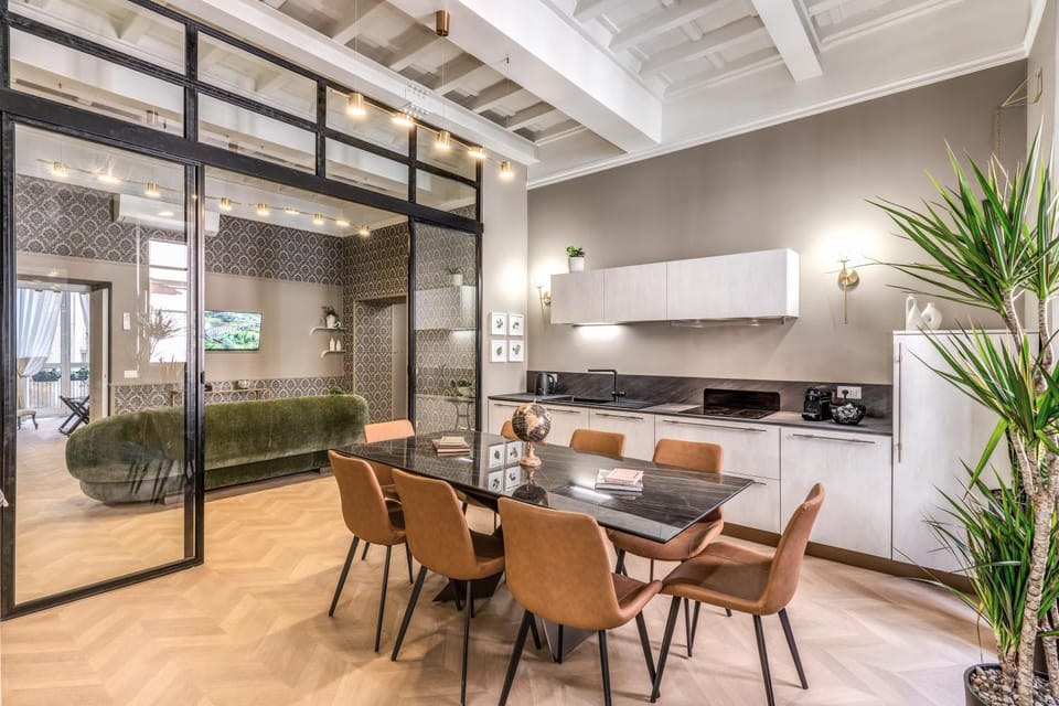 Kitchen or kitchenette, Dining area, stove