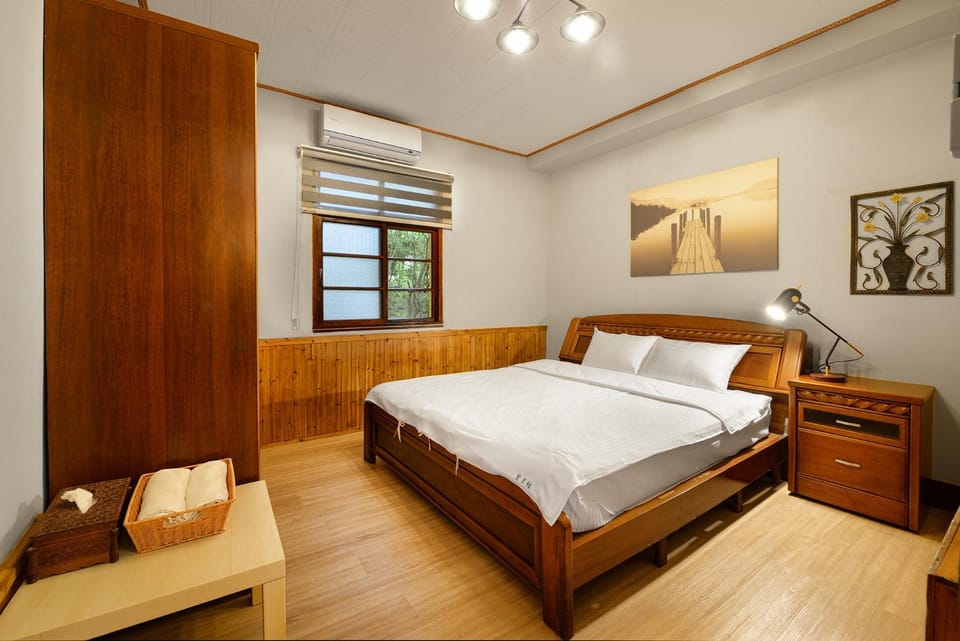 Bed, Photo of the whole room, Bedroom, towels, wardrobe, air conditioner