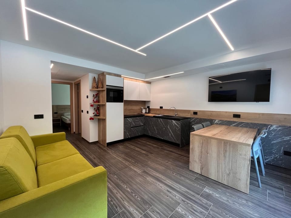 TV and multimedia, Kitchen or kitchenette, Living room