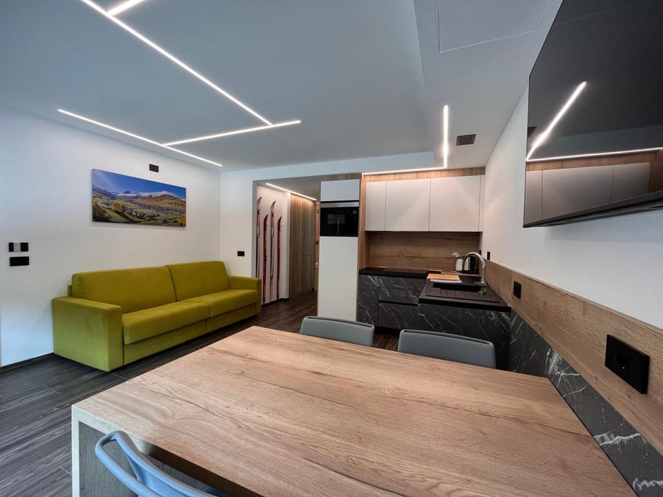 Bed, Living room