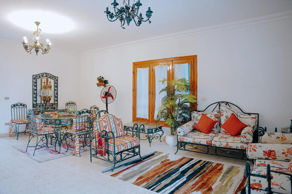 Living room, Seating area, Food