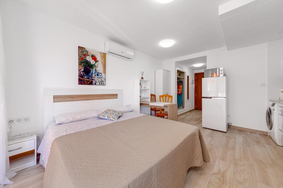 Kitchen or kitchenette, Photo of the whole room, Bedroom