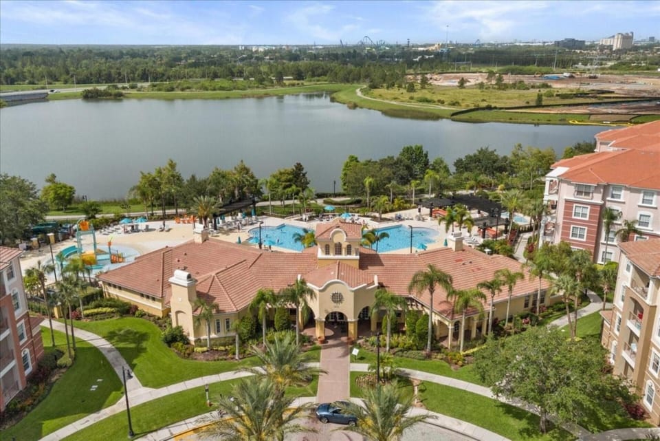 Vista Cay Getaway Luxury By Universal Orlando House in Orlando