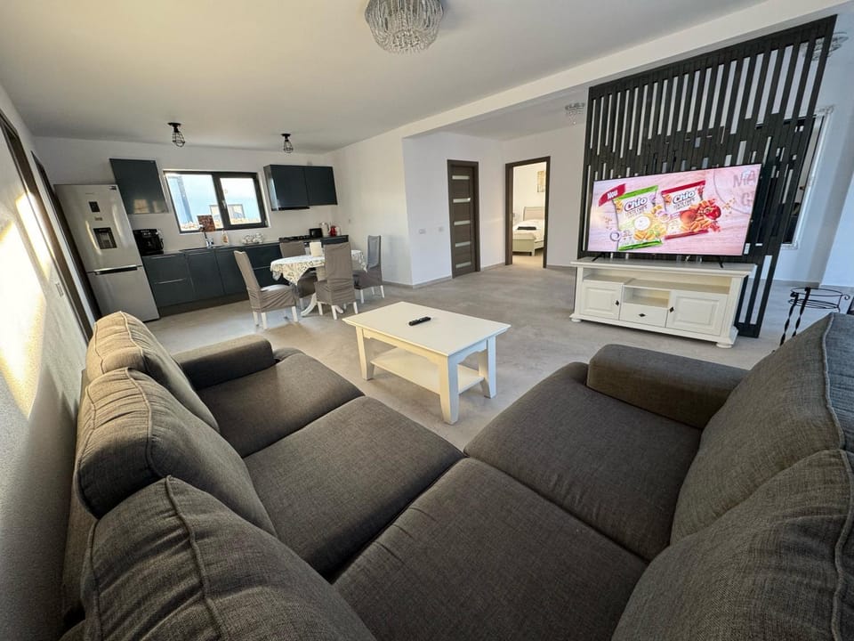 Communal lounge/ TV room, TV and multimedia, Kitchen or kitchenette, Living room, Seating area