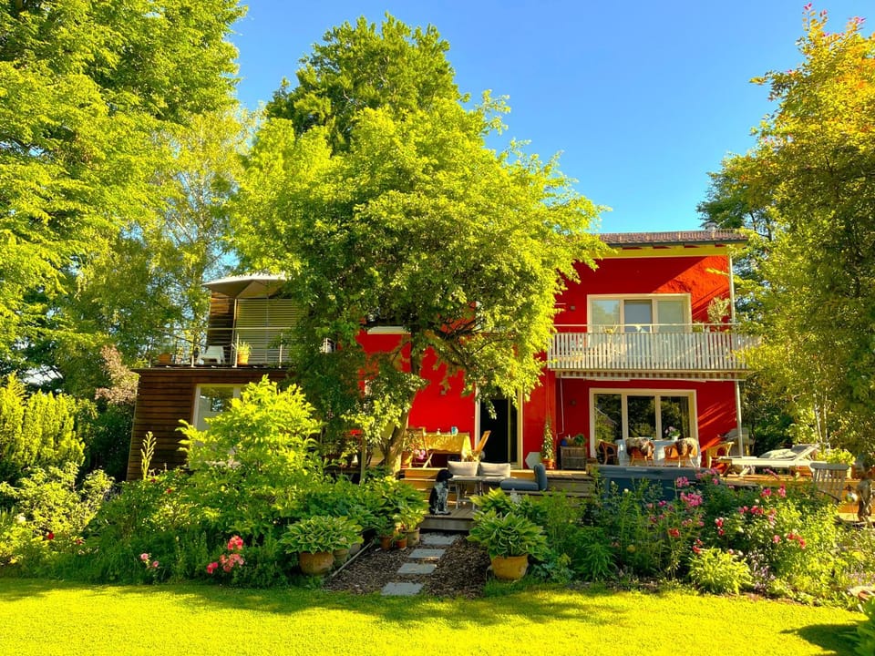 Property building, Day, Garden, Garden, Garden view