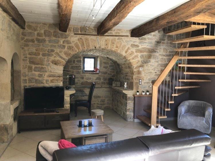 TV and multimedia, Living room, Seating area, flat iron