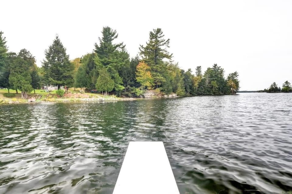 Stunning waterfront escape with European flair House in Leeds Thousand Islands