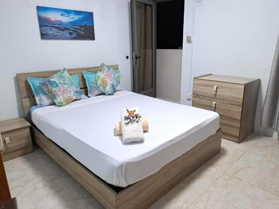 2BR Beach Apartment 3min Walk to Flic en Flac Beach with Balcony AC Apartment in Flic en Flac