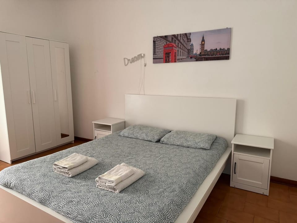 Bed, Photo of the whole room, Bedroom, towels, wardrobe